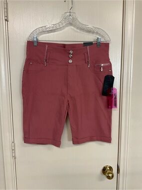 Thrill Rose-Mauve Bermuda Shorts with Zip Details